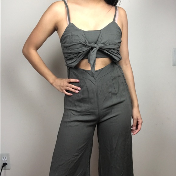 Urban Outfitters Pants - Cute jump suit
